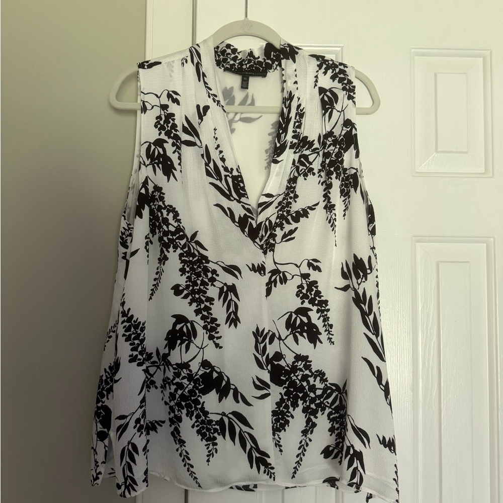 White House Black Market Black & White Floral Sleeveless Blouse